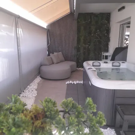 Edem Apartment Larissa